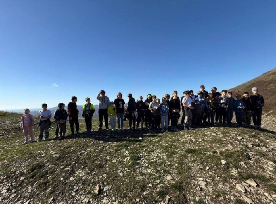 Воспитанники Центра казачьей молодежи «Ермак» совершили патриотический поход по живописным окрестностям Новороссийска Воспитанники Центра казачьей молодежи «Ермак» совершили патриотический поход по живописным окрестностям Новороссийска