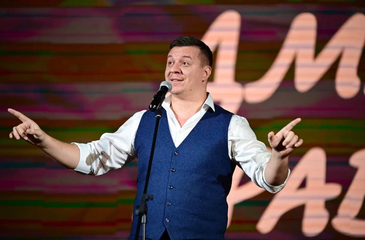 Красота слова и сила тишины между строк: в Новороссийске состоялся творческий вечер поэта Дмитрия Кравченко Красота слова и сила тишины между строк: в Новороссийске состоялся творческий вечер поэта Дмитрия Кравченко