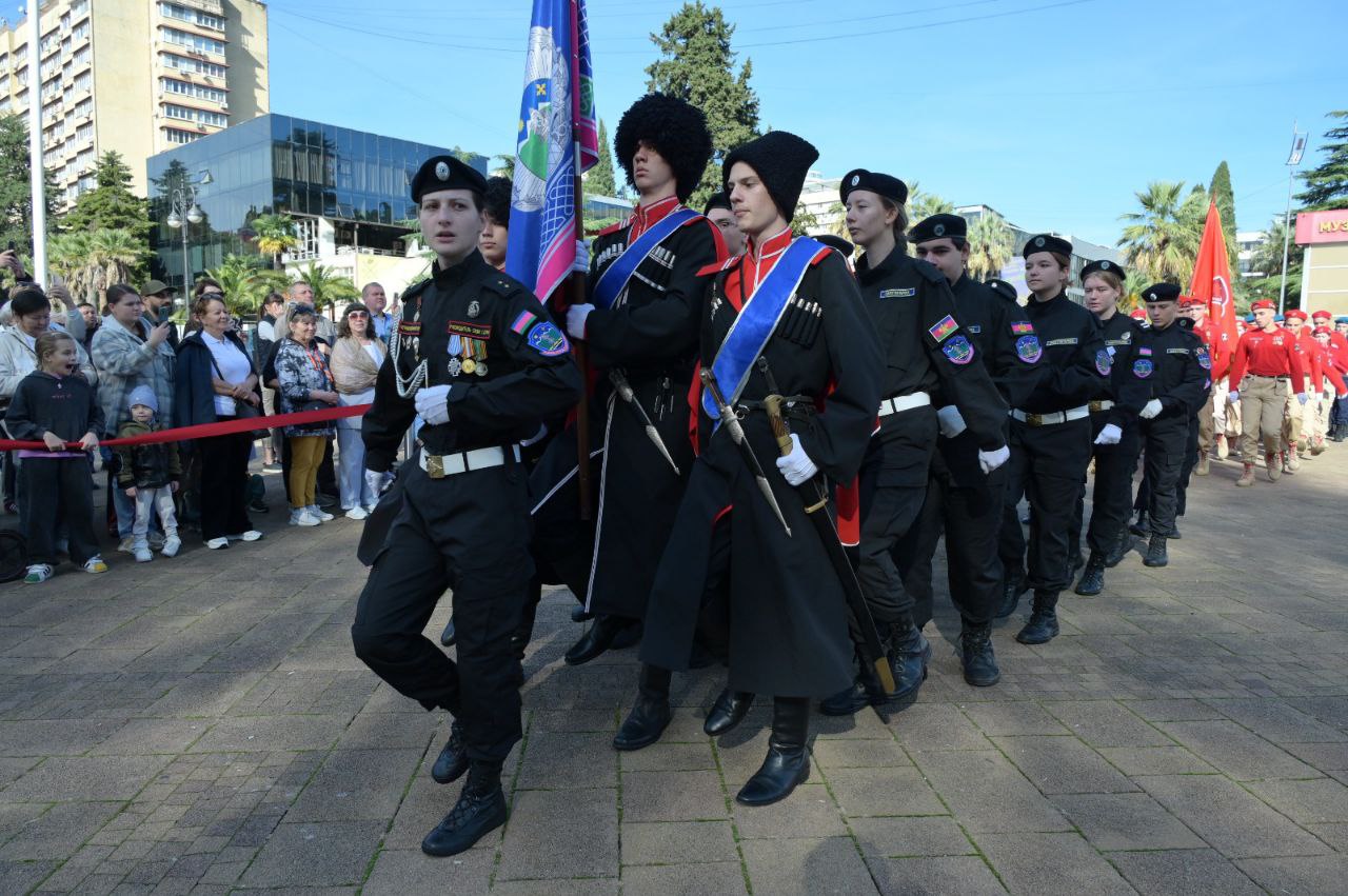 В День народного единства в ряды Юнармии приняли 150 сочинцев В День народного единства в ряды Юнармии приняли 150 сочинцев