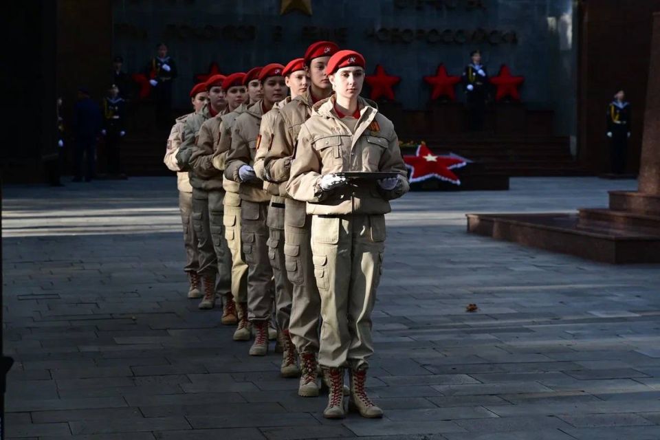 Начальник Новороссийского ЛО МВД России на транспорте принял участие в торжественном мероприятии в честь Дня народного единства Начальник Новороссийского ЛО МВД России на транспорте принял участие в торжественном мероприятии в честь Дня народного единства