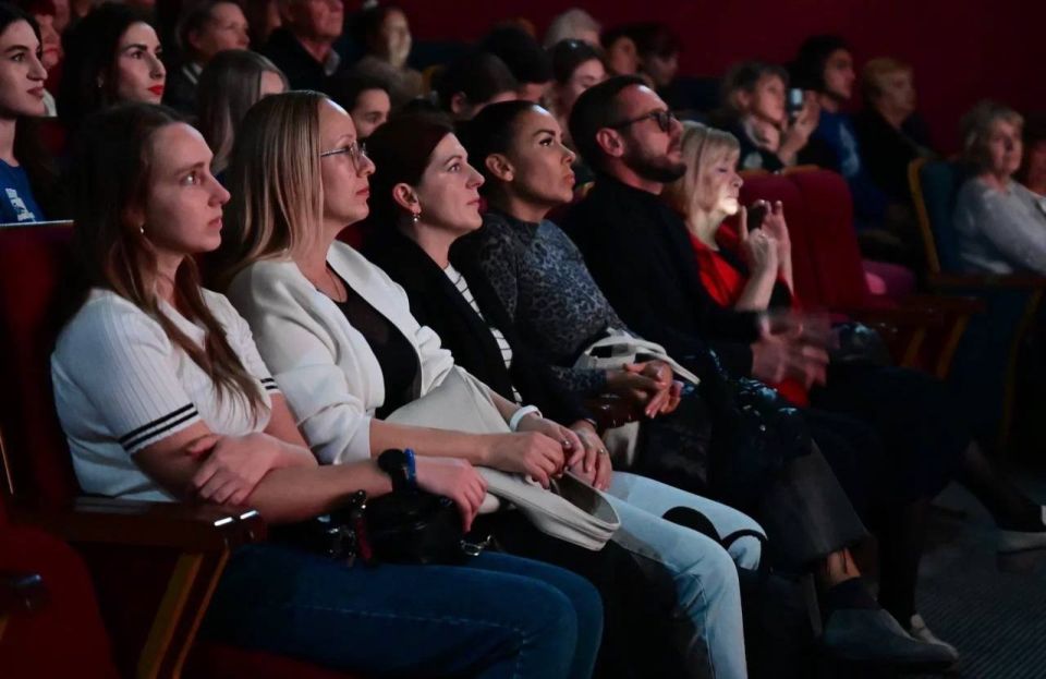 Красота слова и сила тишины между строк: в Новороссийске состоялся творческий вечер поэта Дмитрия Кравченко Красота слова и сила тишины между строк: в Новороссийске состоялся творческий вечер поэта Дмитрия Кравченко