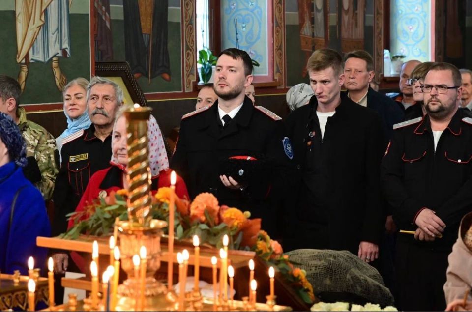 Празднование Дня народного единства в Новороссийске началось с молебна в честь Казанской иконы Божией Материи Празднование Дня народного единства в Новороссийске началось с молебна в честь Казанской иконы Божией Материи