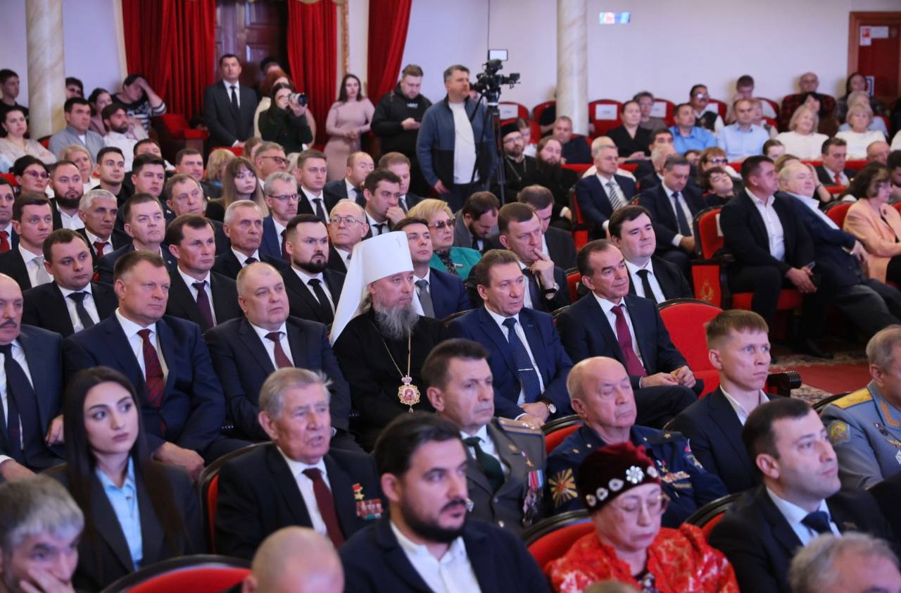 Вениамин Кондратьев: В единстве народов великой страны мы сохраним Краснодарский край и Россию для будущих поколений Вениамин Кондратьев: В единстве народов великой страны мы сохраним Краснодарский край и Россию для будущих поколений