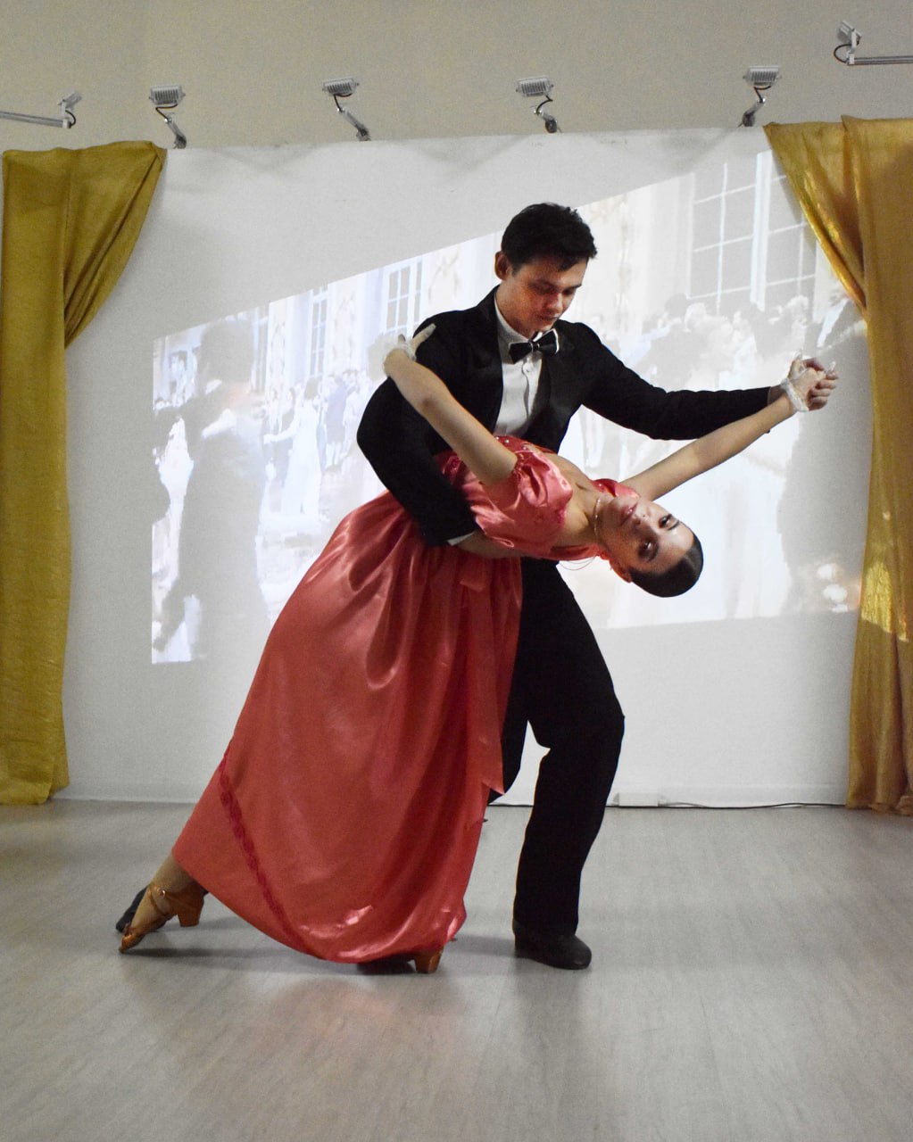 В преддверии Дня народного единства в Художественном музее им. И.А. Арзамасцева прошла Всероссийская акция – "Ночь искусств" В преддверии Дня народного единства в Художественном музее им. И.А. Арзамасцева прошла Всероссийская акция – "Ночь искусств"