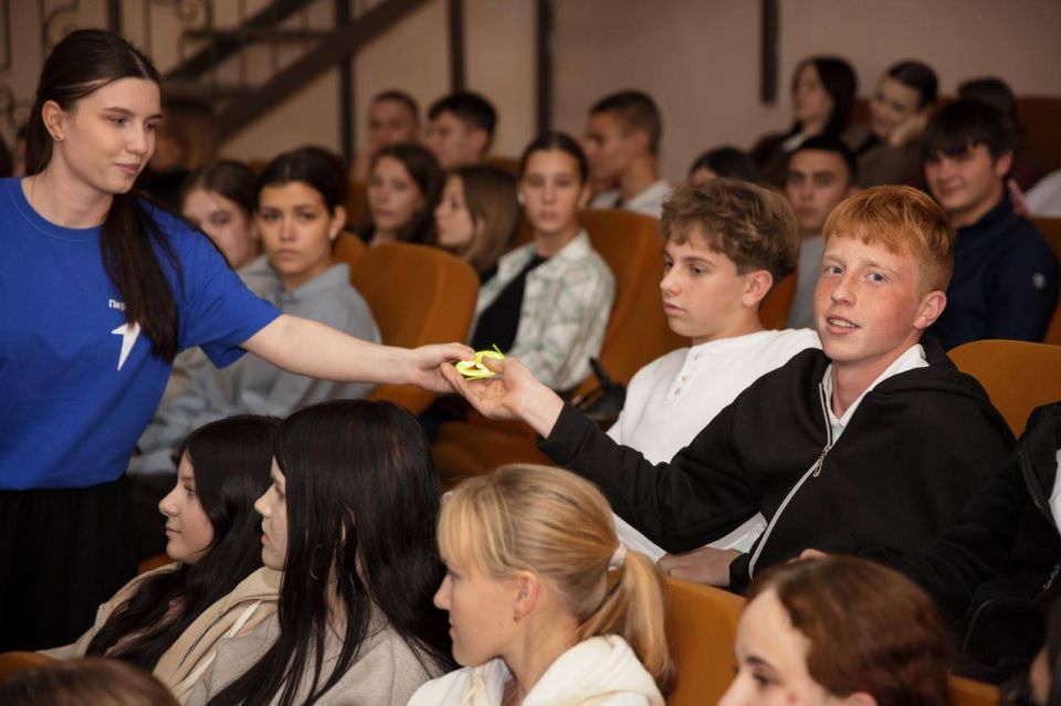 Сотрудники Госавтоинспекции Ейского района провели профилактическое мероприятие «В дорожной безопасности — начни с себя!» для студентов ГБПОУ КК ЕПК Сотрудники Госавтоинспекции Ейского района провели профилактическое мероприятие «В дорожной безопасности — начни с себя!» для студентов ГБПОУ КК ЕПК