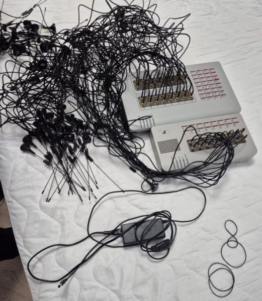 Изъяли 800 сим-карт: в Адыгее оперативники накрыли колл-центр, которым пользовались интернет-преступники Изъяли 800 сим-карт: в Адыгее оперативники накрыли колл-центр, которым пользовались интернет-преступники