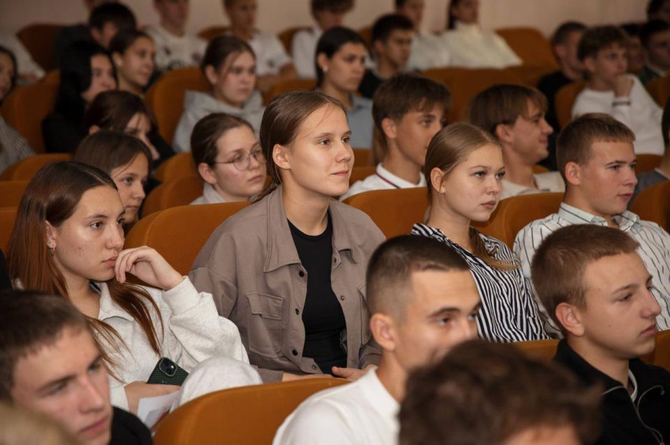 Сотрудники Госавтоинспекции Ейского района провели профилактическое мероприятие «В дорожной безопасности — начни с себя!» для студентов ГБПОУ КК ЕПК Сотрудники Госавтоинспекции Ейского района провели профилактическое мероприятие «В дорожной безопасности — начни с себя!» для студентов ГБПОУ КК ЕПК