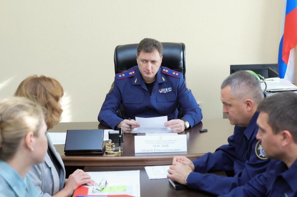 Руководитель краевого следственного управления СК России дал ряд поручений по результатам проведения выездного приема граждан в Кропоткине Руководитель краевого следственного управления СК России дал ряд поручений по результатам проведения выездного приема граждан в Кропоткине