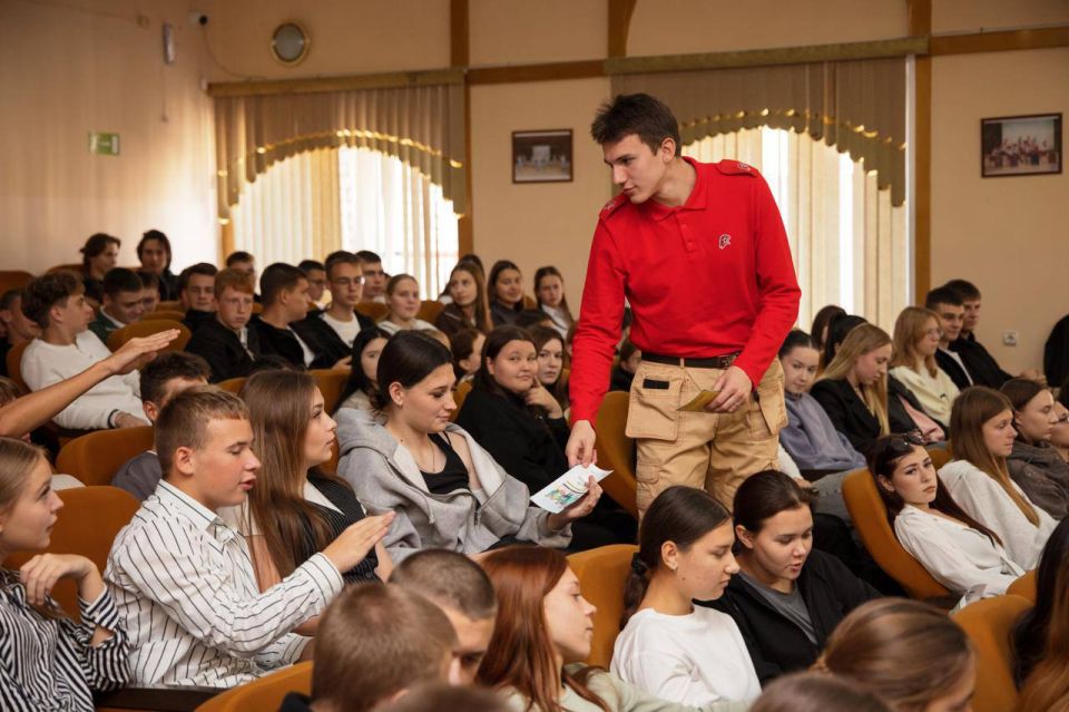 Сотрудники Госавтоинспекции Ейского района провели профилактическое мероприятие «В дорожной безопасности — начни с себя!» для студентов ГБПОУ КК ЕПК Сотрудники Госавтоинспекции Ейского района провели профилактическое мероприятие «В дорожной безопасности — начни с себя!» для студентов ГБПОУ КК ЕПК