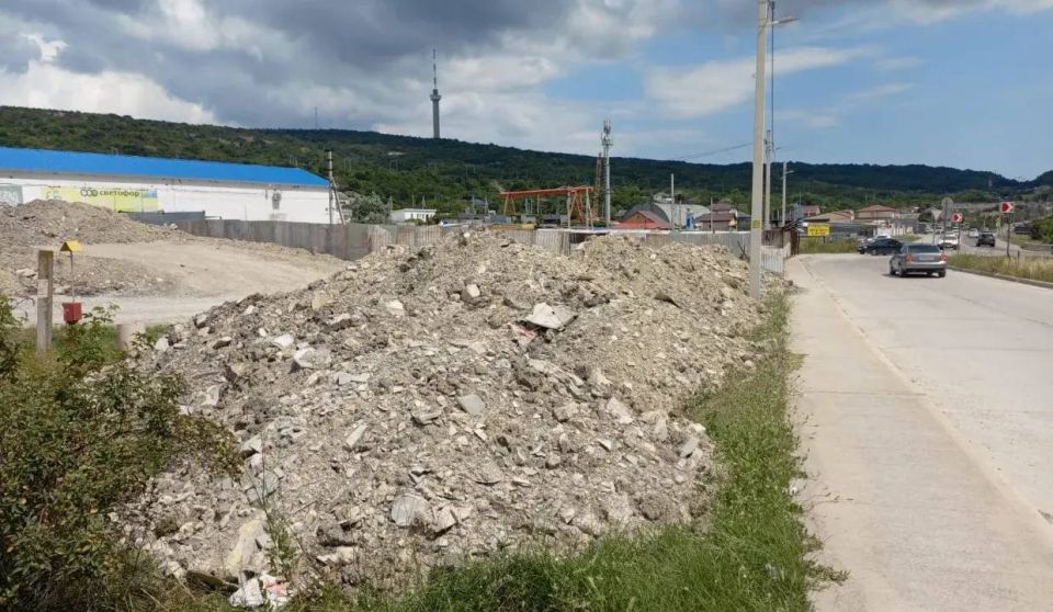 Андрей Кравченко: Усиливаем борьбу с незаконной отсыпкой грунта и ущербом, наносимым зеленым насаждениям в Новороссийске Андрей Кравченко: Усиливаем борьбу с незаконной отсыпкой грунта и ущербом, наносимым зеленым насаждениям в Новороссийске