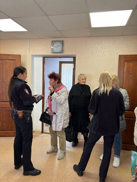 Участковые уполномоченные полиции провели профмероприятия в Центральном округе Краснодара Участковые уполномоченные полиции провели профмероприятия в Центральном округе Краснодара