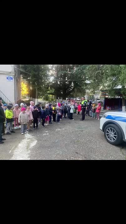 Сотрудники Госавтоинспекции г. Сочи побывали в гостях у воспитанников детских садов города