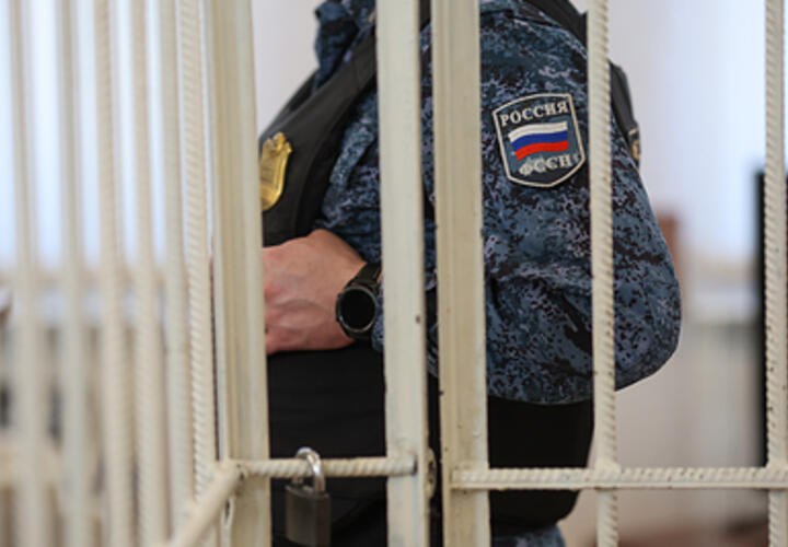 В Петропавловске-Камчатском завершился судебный процесс над 26-летним преподавателем музыкальной школы, который был признан виновным в создании и распространении порнографических материалов с участием несовершеннолетней