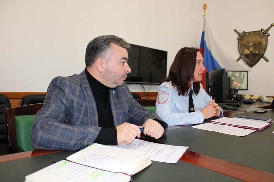 Общественный совет транспортной полиции Сочи подвёл итоги работы за третий квартал 2025 года Общественный совет транспортной полиции Сочи подвёл итоги работы за третий квартал 2025 года