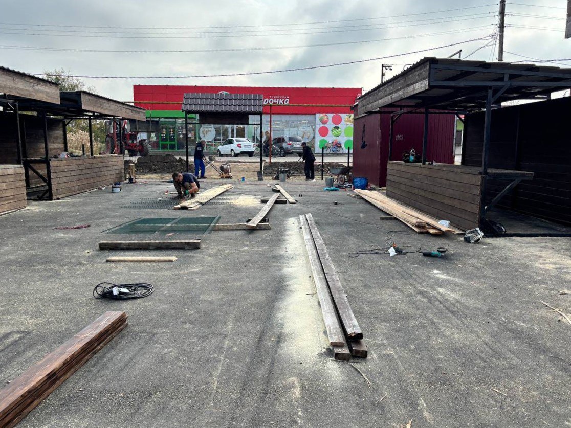 В ст. Ясенской проверил ход работ по благоустройству новой сельскохозяйственной ярмарки В ст. Ясенской проверил ход работ по благоустройству новой сельскохозяйственной ярмарки