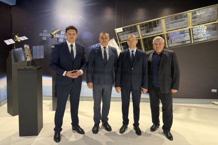 Председатель ЗСК Юрий Бурлачко сегодня познакомился с работой акционерного общества «Сатурн»