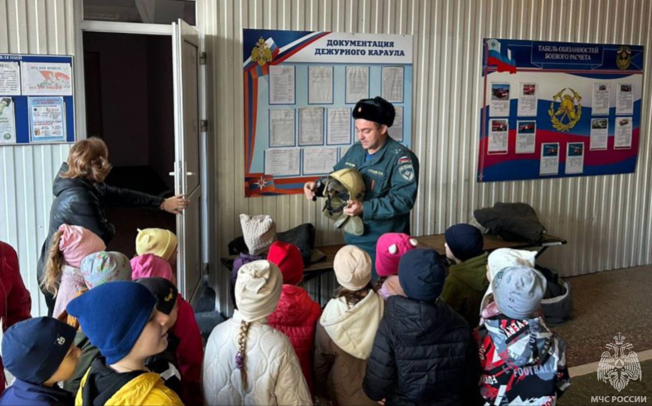 «Один день в пожарной части»: дошкольники познакомились с работой огнеборцев «Один день в пожарной части»: дошкольники познакомились с работой огнеборцев