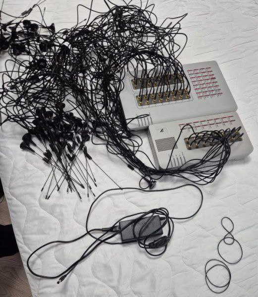 Изъяли 800 сим-карт: в Адыгее оперативники накрыли колл-центр, которым пользовались интернет-преступники Изъяли 800 сим-карт: в Адыгее оперативники накрыли колл-центр, которым пользовались интернет-преступники