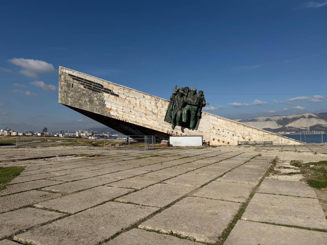 Андрей Кравченко: Год назад по инициативе Губернатора Кубани Вениамина Ивановича Кондратьева началась реставрация знакового места для каждого новороссийца – мемориала «Малая земля» Андрей Кравченко: Год назад по инициативе Губернатора Кубани Вениамина Ивановича Кондратьева началась реставрация знакового места для каждого новороссийца – мемориала «Малая земля»