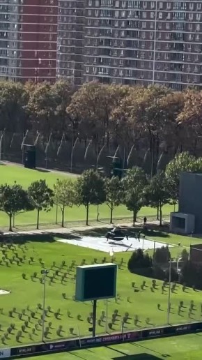 Галицкий прилетает в свой парк на вертолёте!