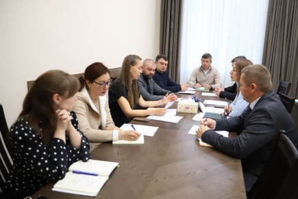 Первый заместитель председателям комитета по финансово-бюджетной и налоговой политике Алексей Титов провел расширенное заседание, в ходе которого депутаты рассмотрели предложения по внесению изменений в ряд государственных...