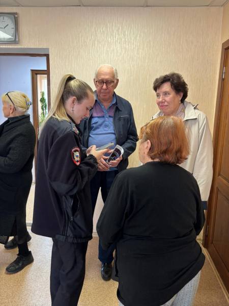 Участковые уполномоченные полиции провели профмероприятия в Центральном округе Краснодара Участковые уполномоченные полиции провели профмероприятия в Центральном округе Краснодара