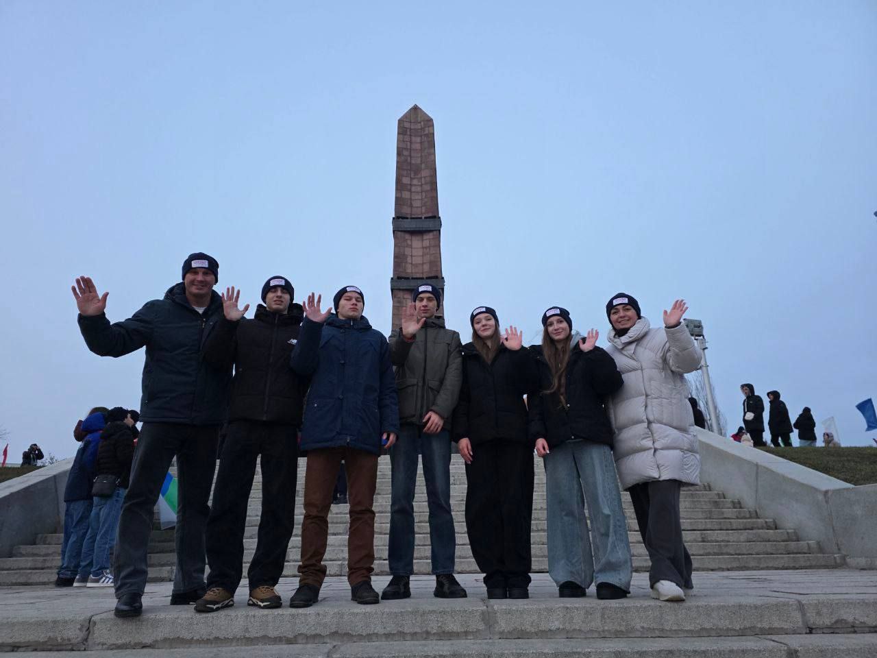 Учащиеся школы №20 города Ейска принимают участие во Всероссийском слёте проекта «Хранители истории» Учащиеся школы №20 города Ейска принимают участие во Всероссийском слёте проекта «Хранители истории»