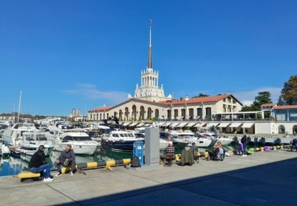 Власти Краснодарского края объяснили, почему паром Sea Bridge вынужден был более 12 часов ожидать у берегов Сочи, прежде чем получить разрешение на швартовку