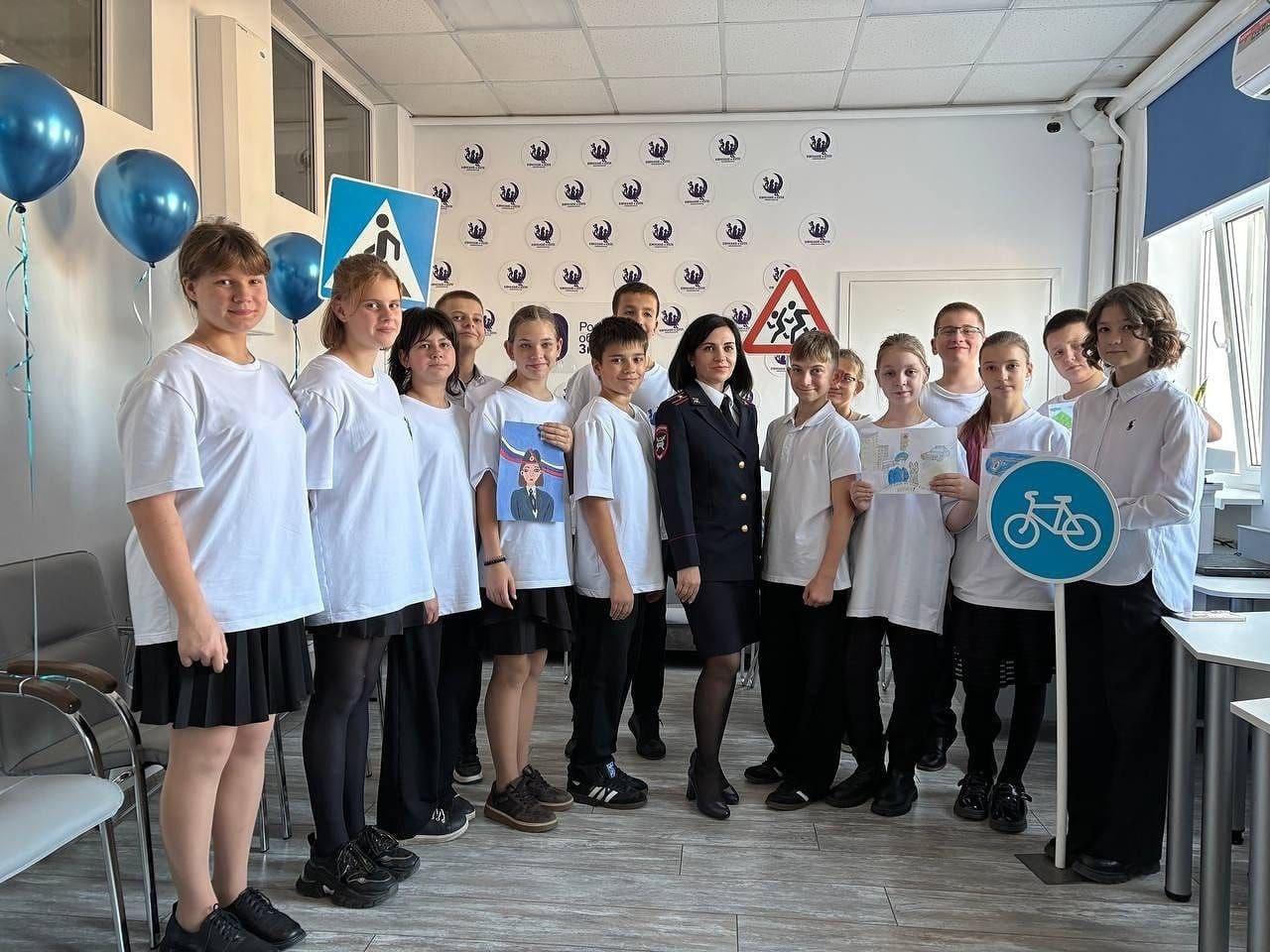 Сотрудники Госавтоинспекции Апшеронского района провели профориентационное мероприятие для учащихся