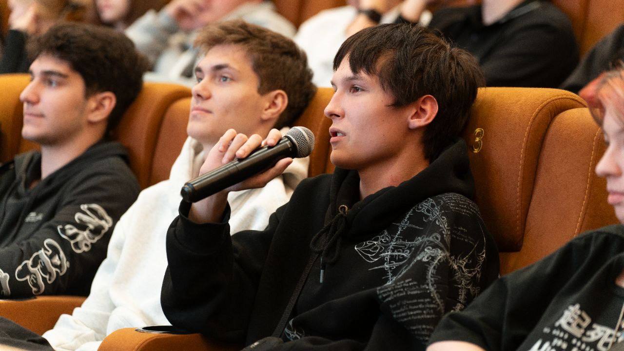 Зампредседателя Общественного совета при городском УМВД организован показ фильма «Игры с огнем» в кинотеатре Зампредседателя Общественного совета при городском УМВД организован показ фильма «Игры с огнем» в кинотеатре