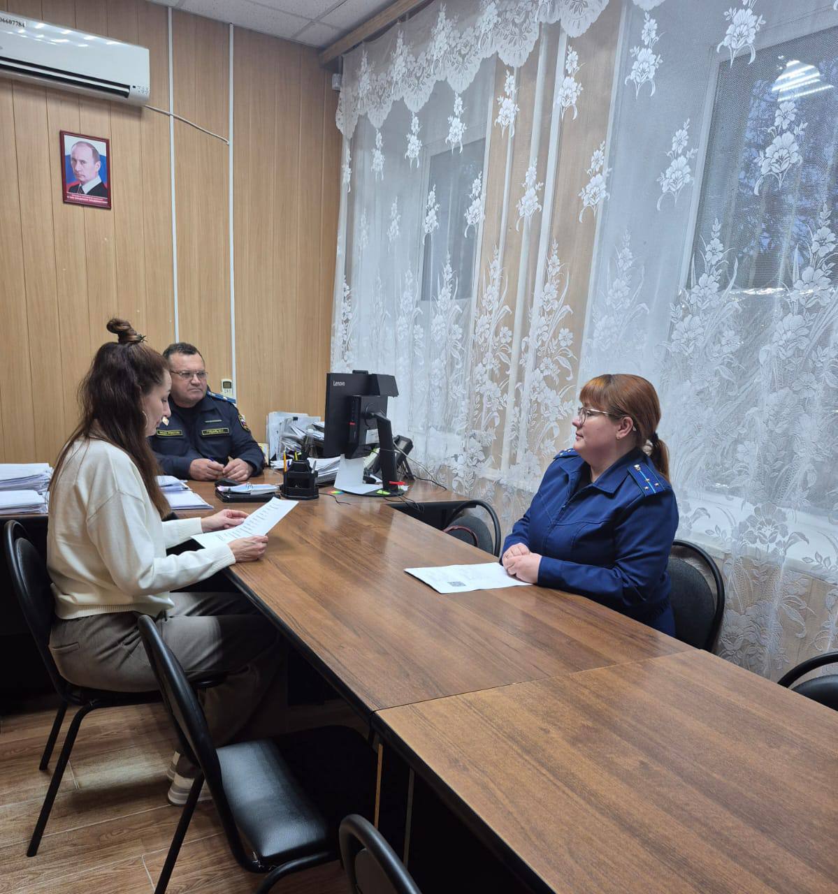 Прокуратурой Приморско-Ахтарскогорайона в Приморско-Ахтарском РОСП ГУ ФССП России по Краснодарскому краю состоялся тематический прием граждан по вопросам соблюдения законодательства об исполнительном производстве