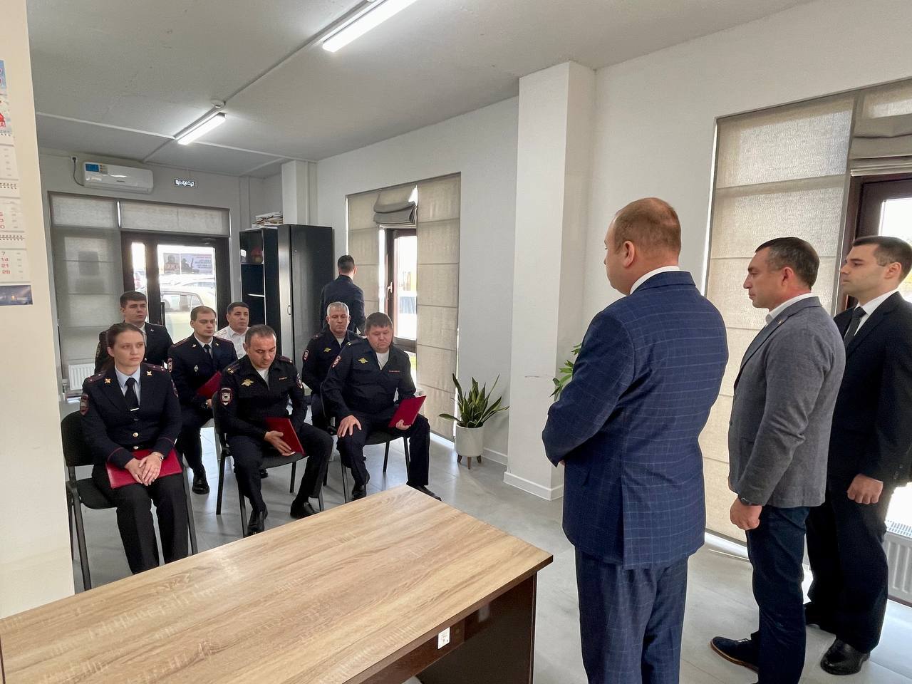 В Прикубанском округе города Краснодара состоялась рабочая встреча депутатского корпуса с участковыми уполномоченными полиции