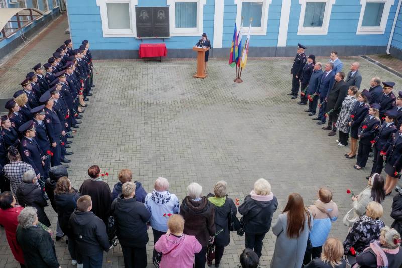 В Управлении МВД России по городу Краснодару состоялась встреча с семьями сотрудников, погибших при выполнении служебных обязанностей В Управлении МВД России по городу Краснодару состоялась встреча с семьями сотрудников, погибших при выполнении служебных обязанностей