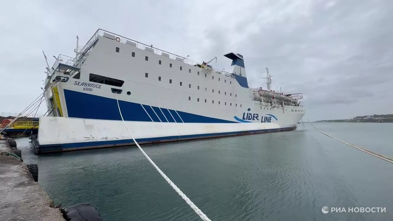 Пассажиры парома из Трабзона провели ночь в море, ожидая разрешения зайти в порт Сочи