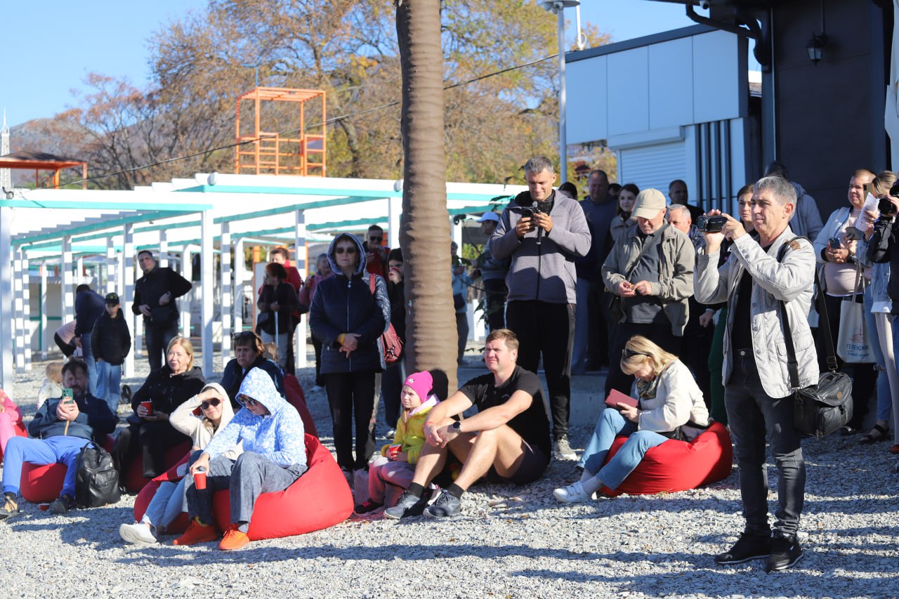 В эти выходные на зимних пляжах курорта гостей ждут спортивные и творческие программы В эти выходные на зимних пляжах курорта гостей ждут спортивные и творческие программы