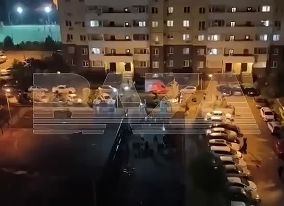 В Краснодаре подростки устроили «Бойцовский клуб» — ломают кости и разбивают лица друг другу прямо во дворе - Baza