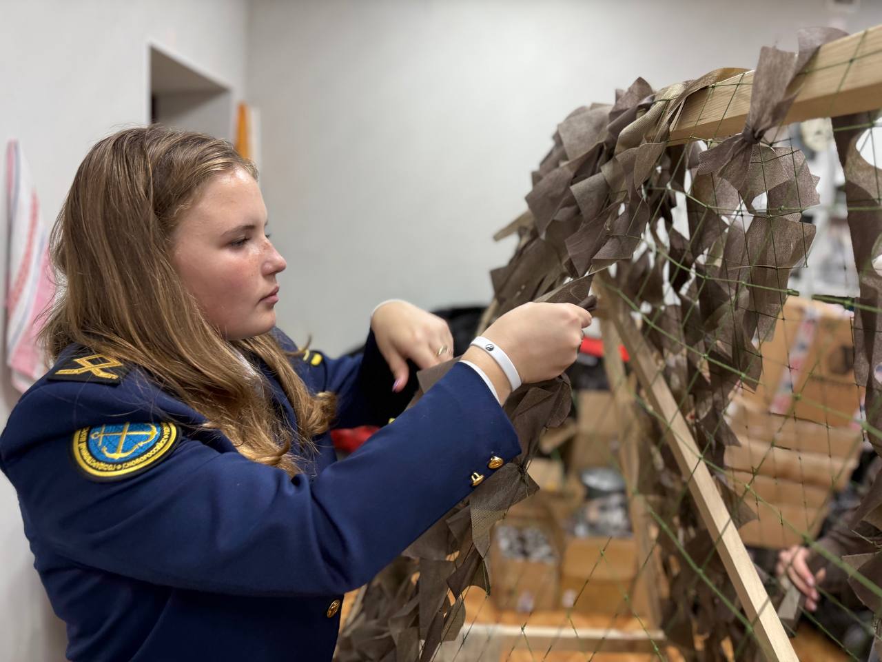 Курсанты и выпускники Морского университета им. адм. Ф.Ф. Ушакова сплели маскировочные сети для бойцов Курсанты и выпускники Морского университета им. адм. Ф.Ф. Ушакова сплели маскировочные сети для бойцов