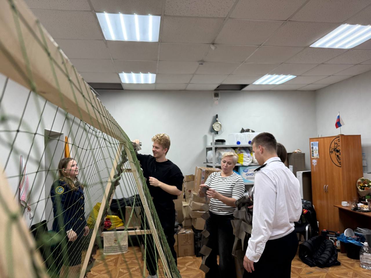 Курсанты и выпускники Морского университета им. адм. Ф.Ф. Ушакова сплели маскировочные сети для бойцов Курсанты и выпускники Морского университета им. адм. Ф.Ф. Ушакова сплели маскировочные сети для бойцов