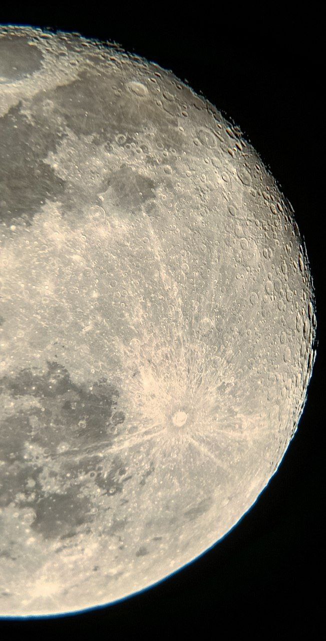 Огромная луна, взошедшая над Краснодаром, порадовала жителей четкостью Огромная луна, взошедшая над Краснодаром, порадовала жителей четкостью