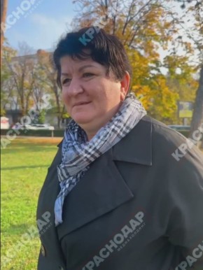 Собака без намордника бросилась к прохожей