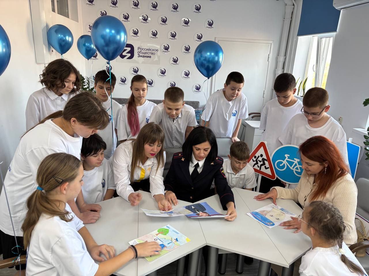 Сотрудники Госавтоинспекции Апшеронского района провели профориентационное мероприятие для учащихся Сотрудники Госавтоинспекции Апшеронского района провели профориентационное мероприятие для учащихся