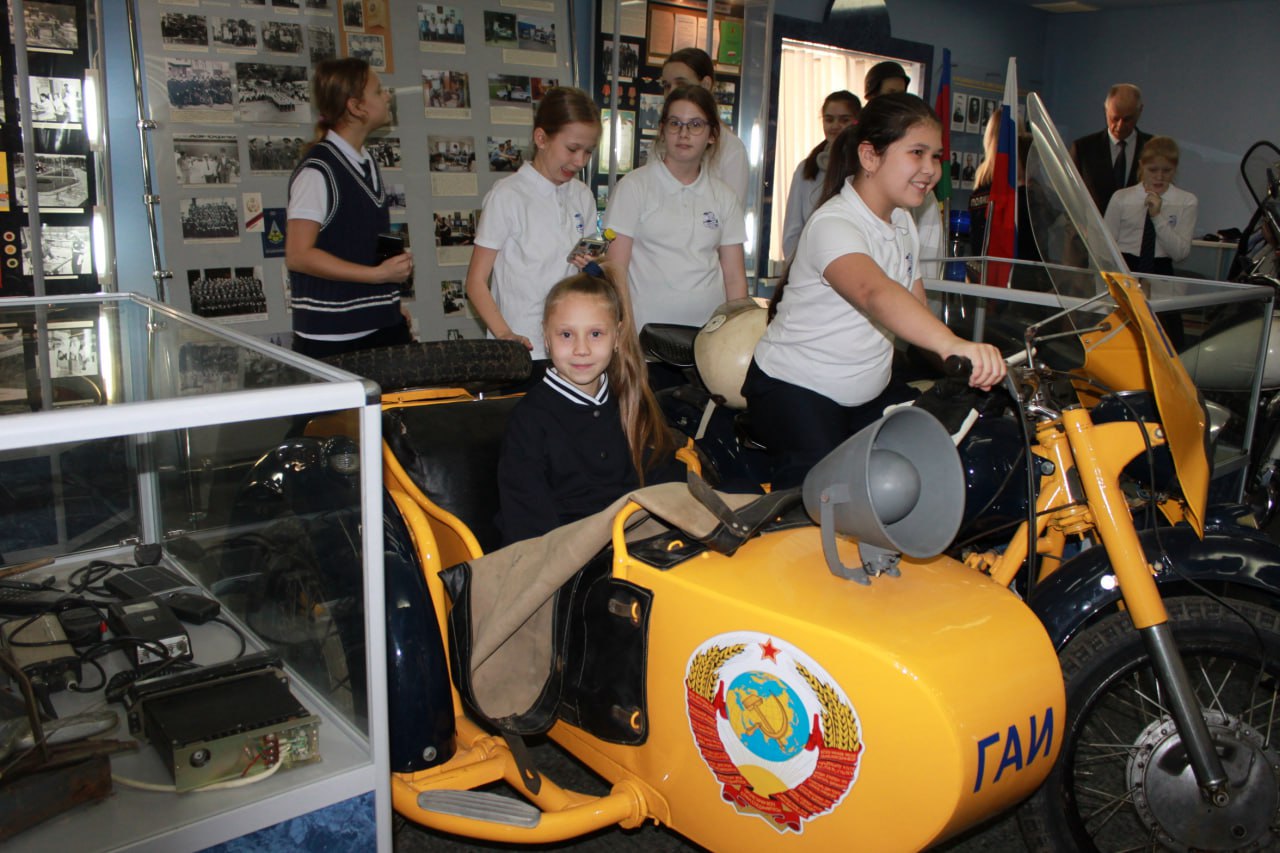 Школьники посетили музей Госавтоинспекции Школьники посетили музей Госавтоинспекции