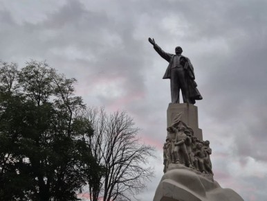 А в этот раз мы фотогуляем по Вишняковскому скверу