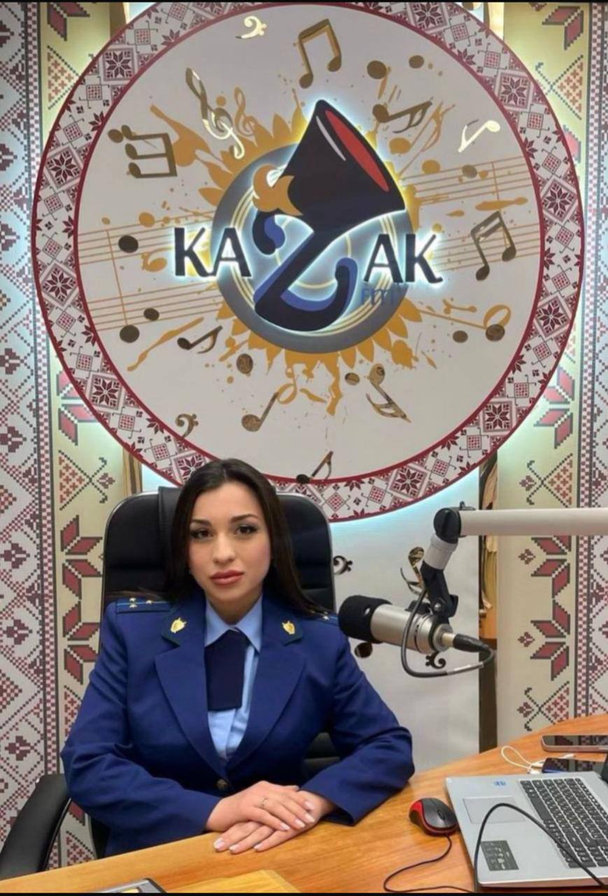 В рамках работы по правовому просвещению и правовому информированию прокурор отдела государственных обвинителей прокуратуры Краснодарского края Багаева Анна приняла участие в программе «Ваше право» на радио «Казак FM» и...