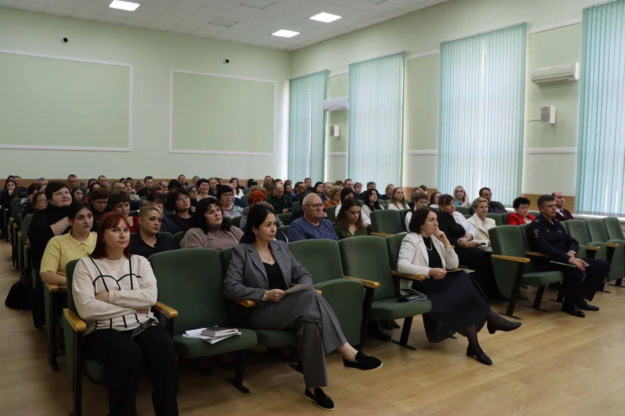 Прокуратурой Павловского района проведено расширенное заседание межведомственной рабочей группы по вопросам соблюдения трудовых прав граждан Прокуратурой Павловского района проведено расширенное заседание межведомственной рабочей группы по вопросам соблюдения трудовых прав граждан