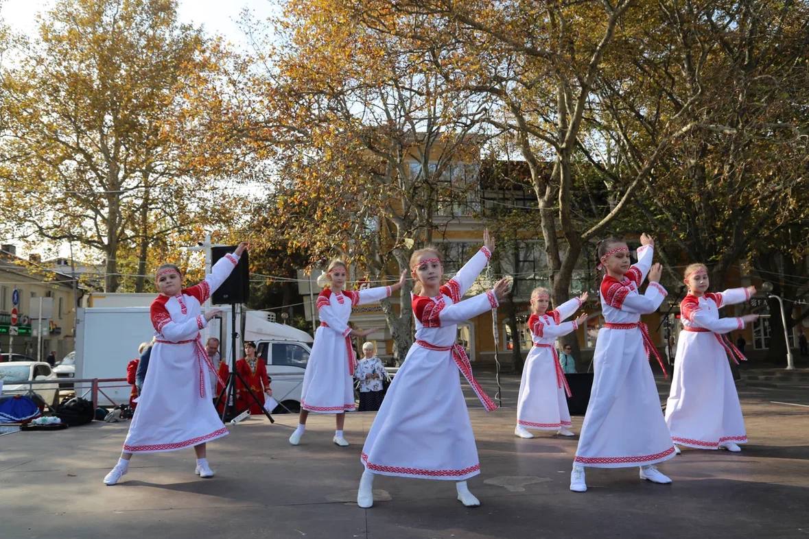 Выходной, наполненный ароматом мёда и музыкой Выходной, наполненный ароматом мёда и музыкой