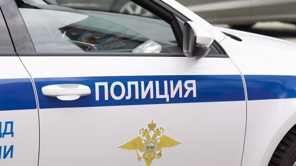 Полиция Краснодара проверяет жительницу, выкинувшую в мусор российский флаг