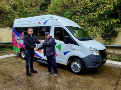 Андрей Кравченко: Долгожданный новый автобус получил новороссийский центр «Мир без границ», который занимается развитием детей и молодежи с ограниченными возможностями