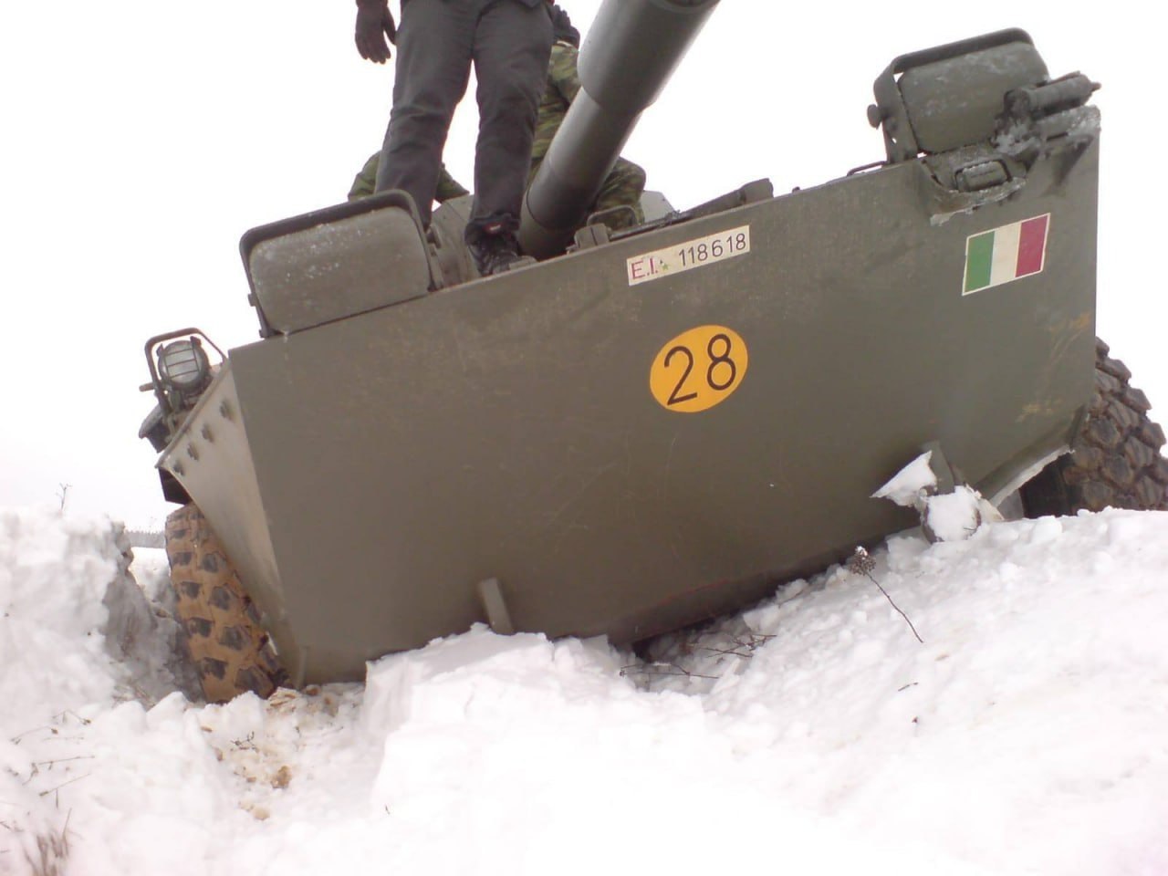 Centauro и Freccia были доставлены в Россию морским путем через Новороссийск в 2012 году Centauro и Freccia были доставлены в Россию морским путем через Новороссийск в 2012 году