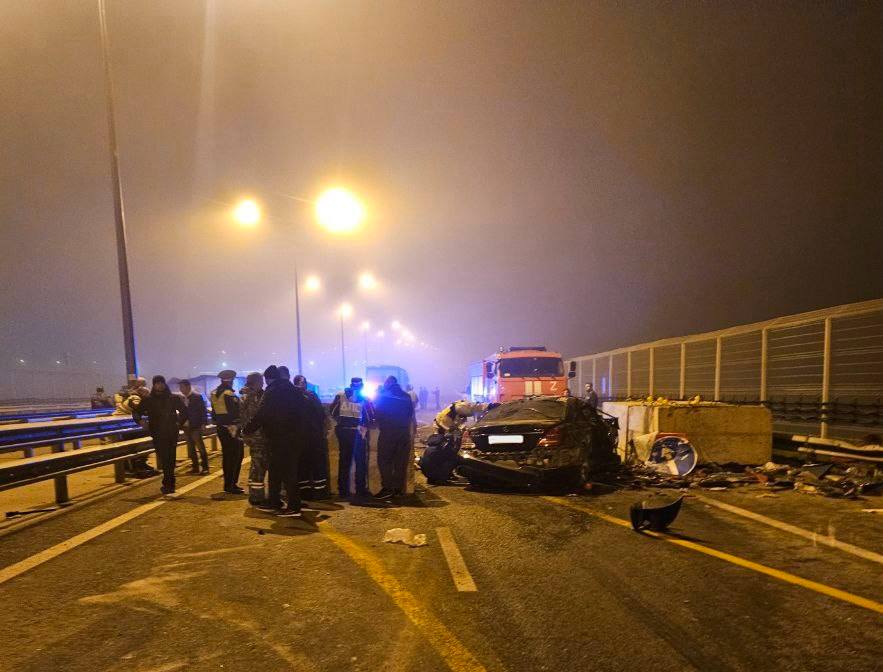 Два человека погибли в ДТП на Крымском мосту, двое детей пострадали Два человека погибли в ДТП на Крымском мосту, двое детей пострадали